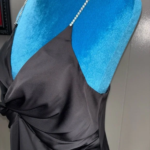 DO+BE Black Sleeveless Halter Mini Dress - Picture 13 of 16